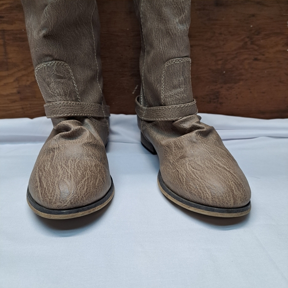 Knee-High BRECKELLES Women's Tan Boots Size 7.5 - Picture 4 of 12